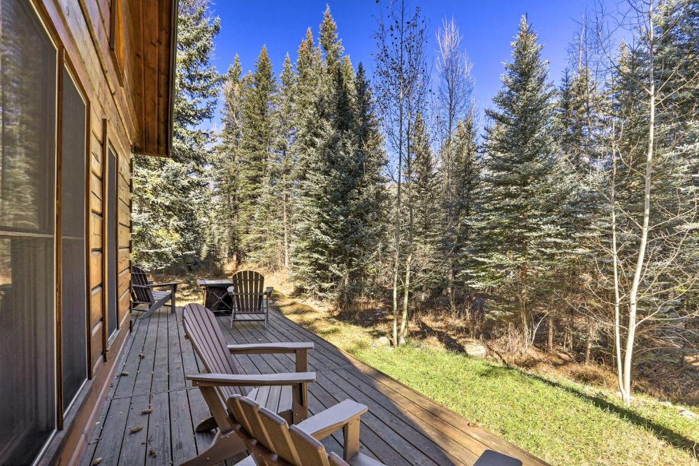Bayfield Cabin with Wraparound Deck and Fire Pit
